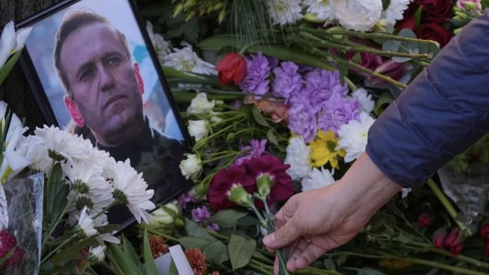 Russian Opposition Leader Alexei Navalny’s Posthumous Memoir is Released in Germany