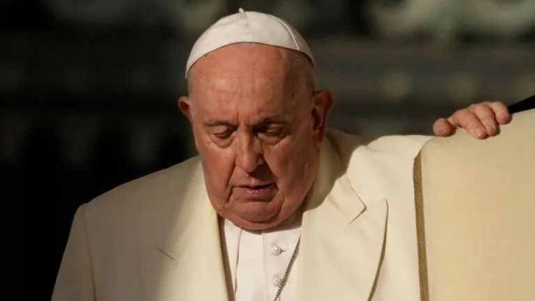 Pope Francis Prays for Families of Victims of South Korea's plane crash