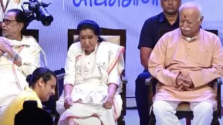 Asha Bhosle biography Swarswamini