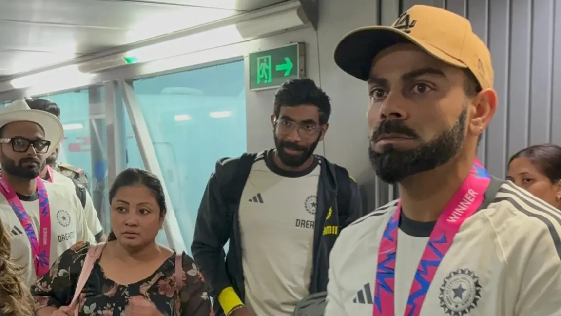 Men in Blue Return Home: T20 World Champions Land in Delhi, Greet Fans Gathered Outside IGI Men in Blue Return Home: T20 World Champions Land in Delhi, Greet Fans Gathered Outside IGI