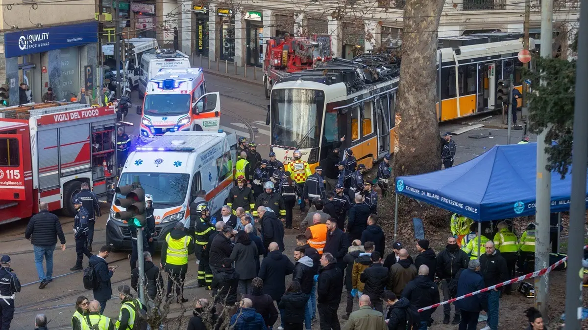 1 Dead, Over 20 Injured As Tram Crashes In Italy’s Central Milan 1 Dead, Over 20 Injured As Tram Crashes In Italy’s Central Milan