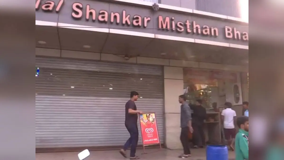 10 Jaipur Police Personnel Hopitalised After Consuming Sweets; Food Safety Department Raid Shops