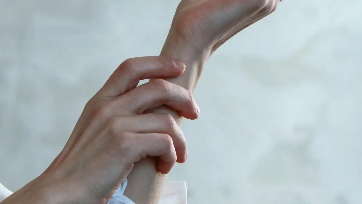 महाराष्ट्र: ‘गुइलेन-बैरे सिंड्रोम’ से मरने वालों की संख्या बढ़कर चार, पानी के नमूने में मिला ई.कोली 10 Warning Signs And Symptoms Of Guillain-Barré Syndrome