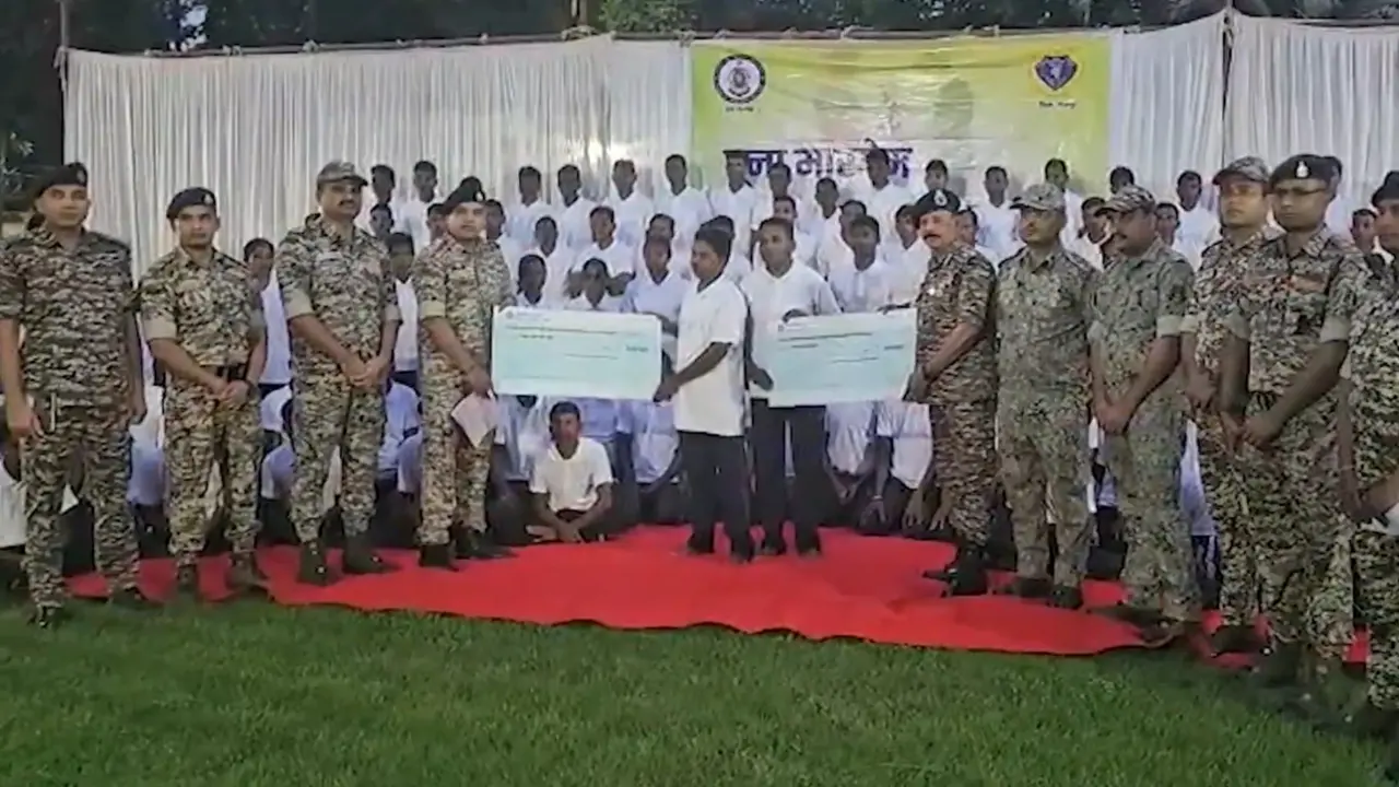 103 Maoists with ₹1.6 Crore Bounty Surrender in Bijapur 103 Maoists surrender in Bijapur