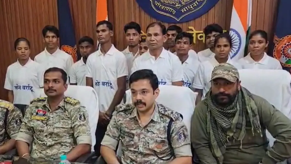 12 Maoists including a Maoist couple surrendered