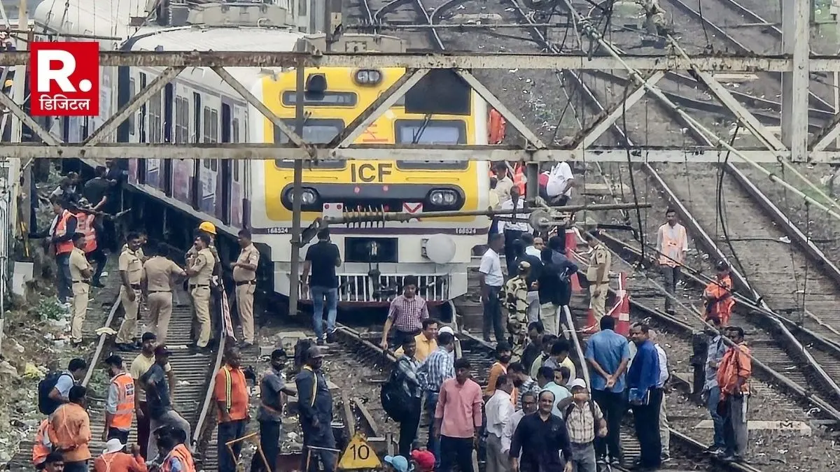 14 hour Mumbai Local Megablock Harbour line will remain closed kurla, panvel,