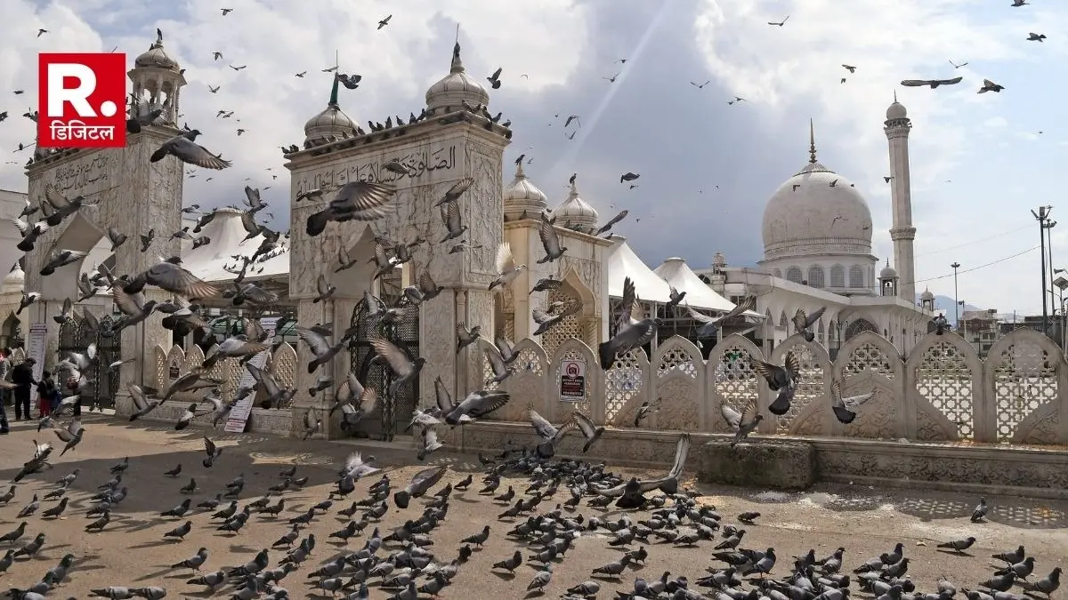 1963 hazratbal shrine incident the theft of prophet muhammads hair hazratbal dargah