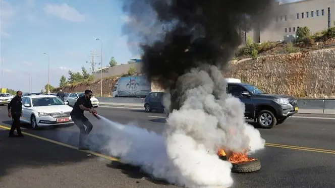 Protesters Block Highways Across Israel, Calls For Ceasefire to Bring Back Hostages