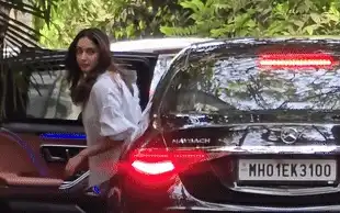 Kiara Advani at Ayan Mukerji's residence