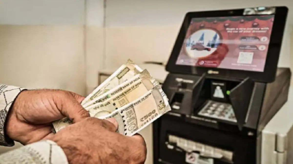 Rule Changes: 1 अप्रैल से जेब पर भारी पड़ेंगे ये 6 बड़े बदलाव... LPG, PAN और UPI के नियम बदल जाएंगे; ATM से ट्रांजेक्शन पर लगेगा चार्ज, बढ़ेगा खर्चा 1 April 2026 rule changes