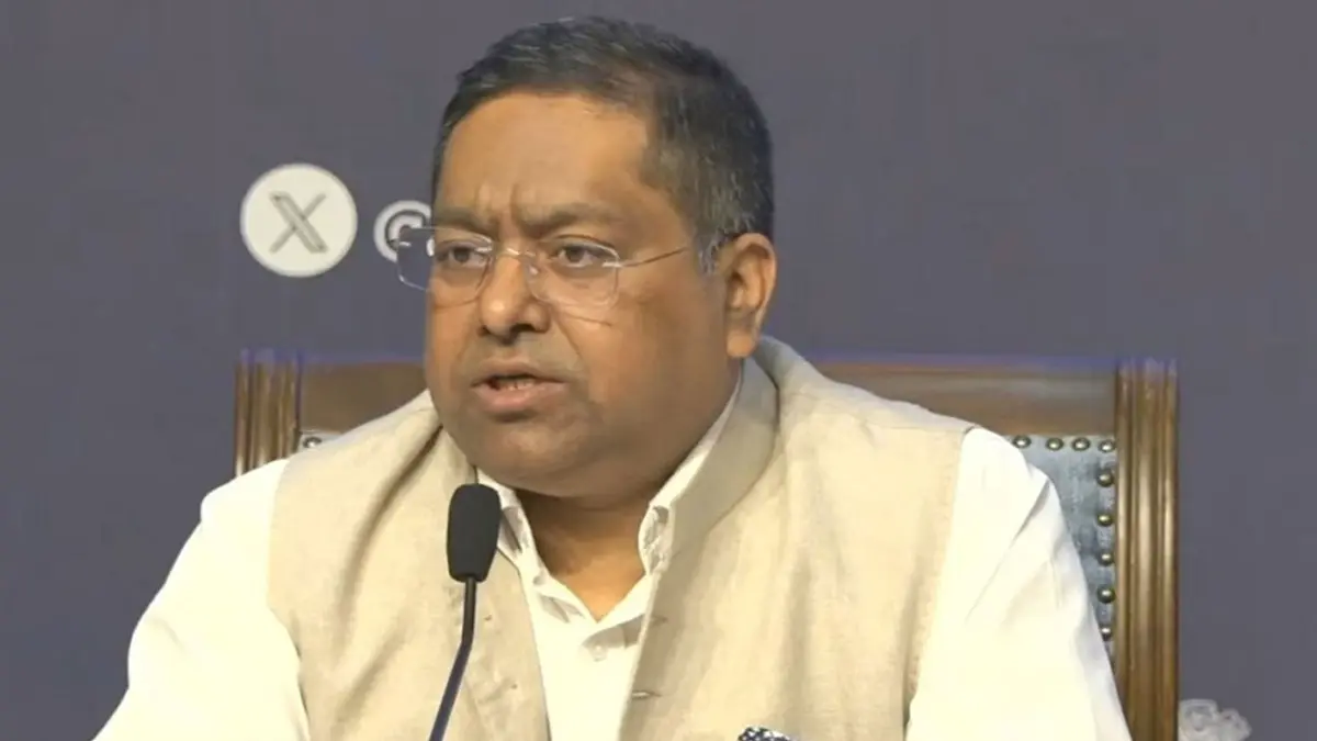 170 Indian Nationals Cross into Armenia From Iran; Around 130,000 Returned Since Feb 28: MEA Amid West Asia Conflict 170 Indian Nationals Cross into Armenia From Iran, Around 130,000 Returned Since Feb 28: MEA Amid West Asia Conflict