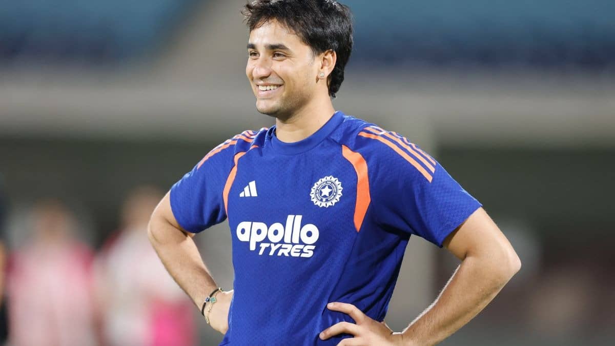 IND vs ENG: वानखेड़े की पिच पर जब अभिषेक शर्मा ने गेंदबाजों के छुड़ाए छक्के, सिर्फ 54 गेंद पर बना डाला 135 रन; सेमीफाइनल से पहले खौफ में अंग्रेज