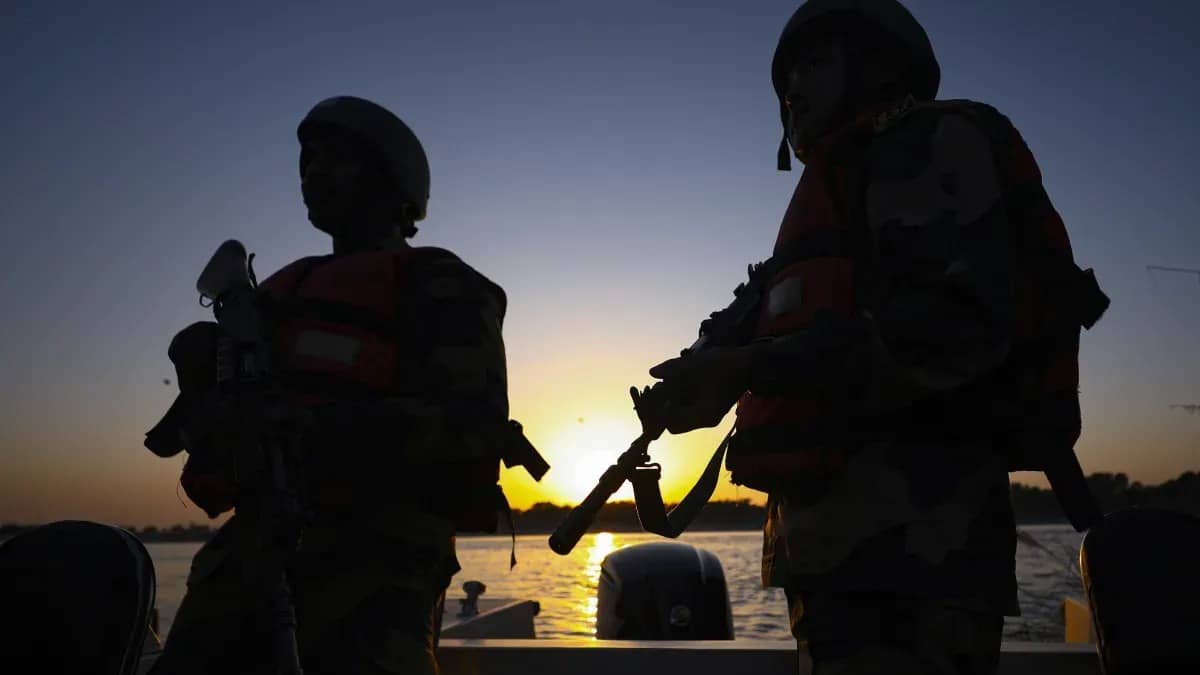 Afghan Defence Forces Launch Attack Along Durand Line, Capture Pakistani Outpost; 11 Soldiers Killed