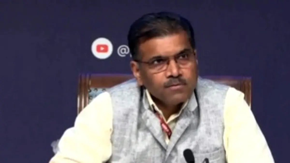 All Indian Ships and Seafarers Remain Safe in Persian Gulf Amid West Asia Tensions: Shipping Ministry All Indian Ships and Seafarers Remain Safe in Persian Gulf Amid West Asia Tensions: Shipping Ministry