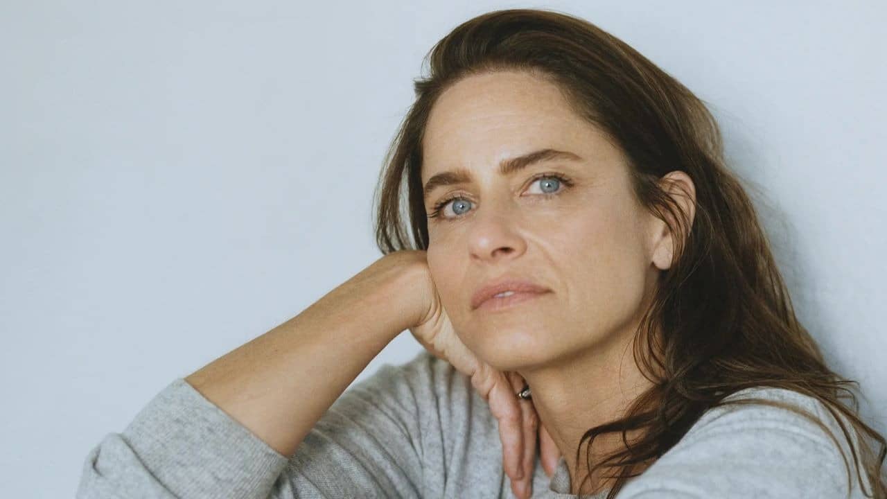Amanda Peet reveals Stage I Breast Cancer diagnosis
