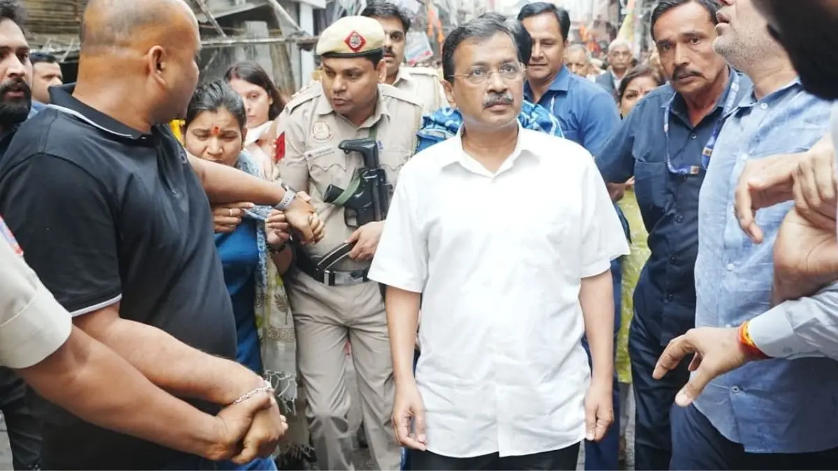 मैं पालम में पीड़ित परिवार से मिलने गया था, लेकिन भाजपा कार्यकर्ताओं ने हमें मिलने से रोका, बदसलूकी की और कुर्सियां फेंकीं- केजरीवाल Arvind Kejriwal