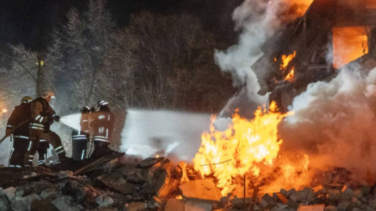 At Least 7 Killed in Ukraine's Kharkiv After Russian Missile Hits Apartment Building
