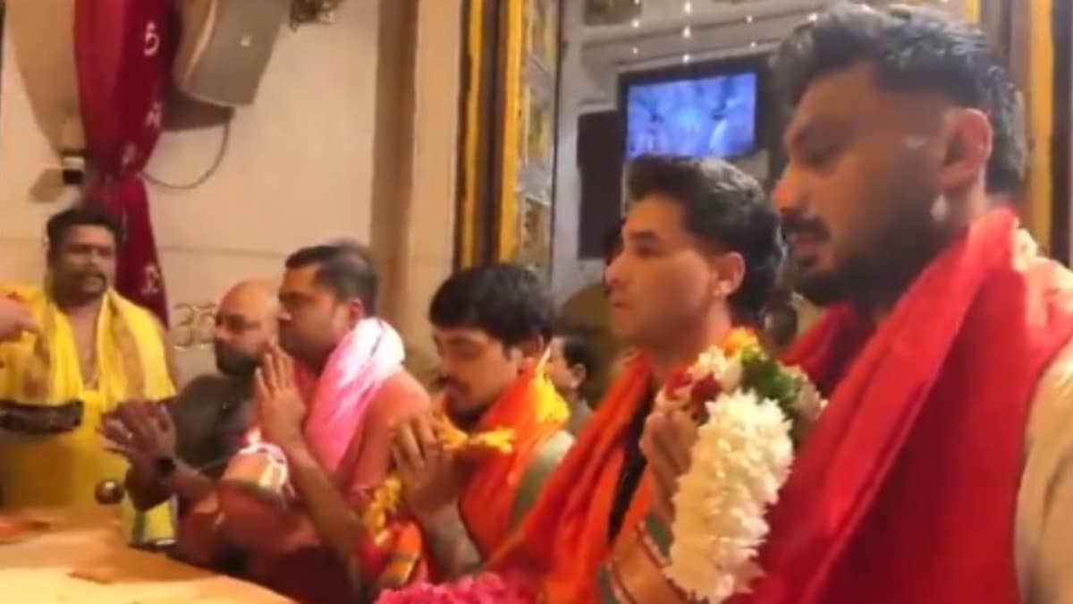 Axar Patel, Ishan Kishan, Abhishek Sharma at Siddhivinayak Temple in Mumbai