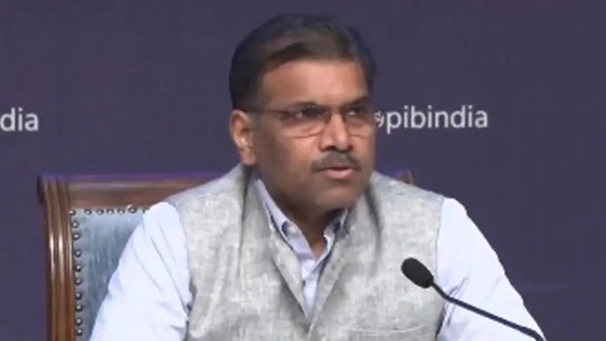 'Baseless': Shipping Ministry Rubbishes Reports of 450 Containers Lying On the Road at Jawaharlal Nehru Port 'Baseless': Shipping Ministry Rubbishes Reports of 450 Containers Lying On the Road at Jawaharlal Nehru Port