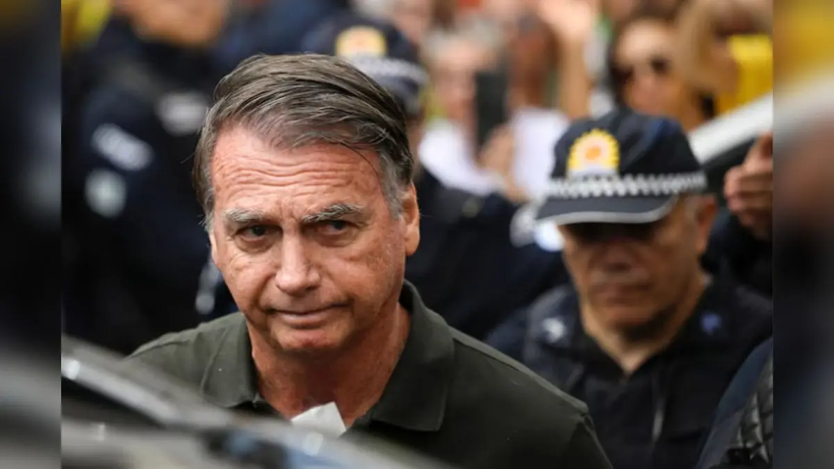 Brazil's Jailed Ex-President Bolsonaro Hospitalised In ICU With Pneumonia Brazil's Jailed Ex-President Bolsonaro Hospitalised In ICU With Pneumonia