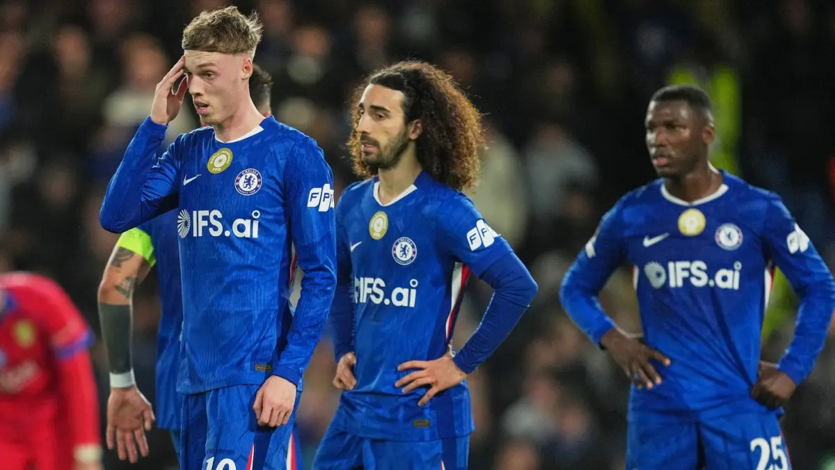 Turbulent Week At Chelsea Sees Champions League Humiliation, Enzo Fernandez Doubts Follow Financial Scandal Chelsea players react during their match against PSG