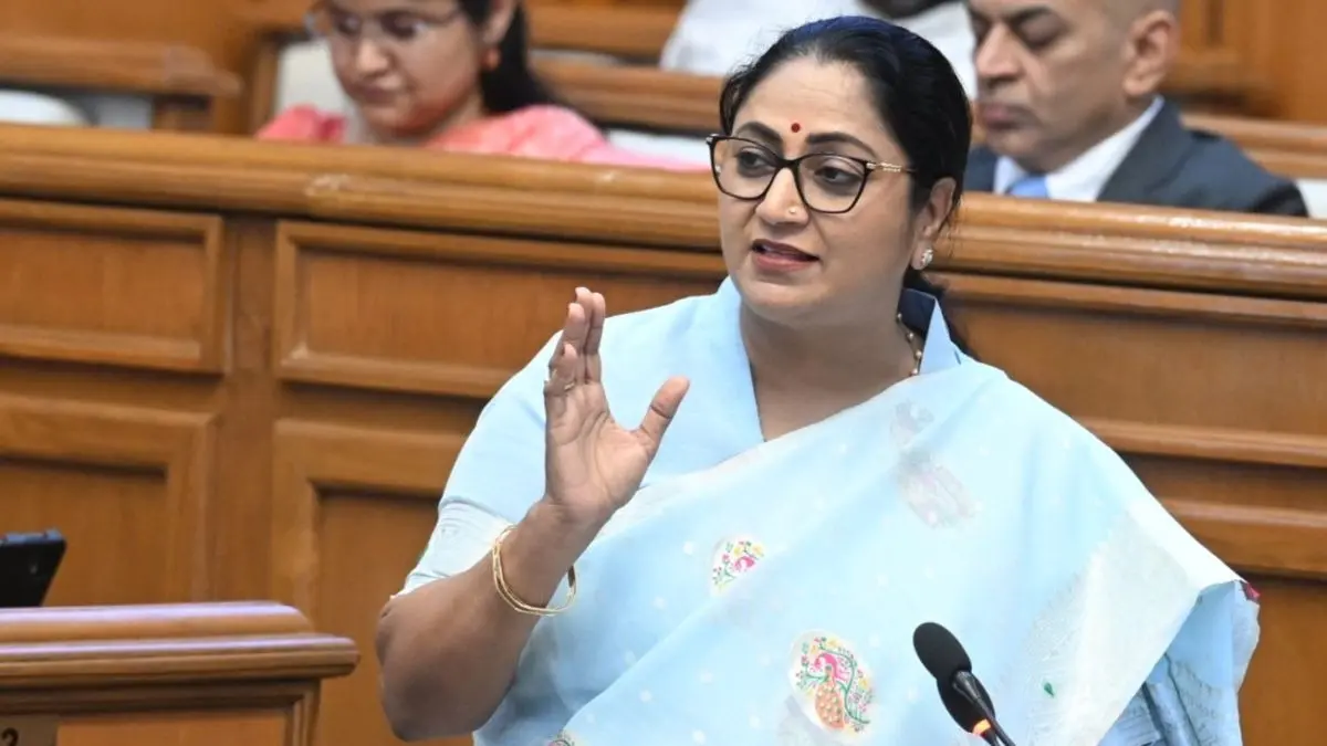 BREAKING: मुख्यमंत्री रेखा गुप्ता पेश कर रहीं 1 लाख तीन हजार 700 करोड़ का बजट, जानें किसे क्या मिल रहा? Cm Rekha Gupta on Delhi Budget