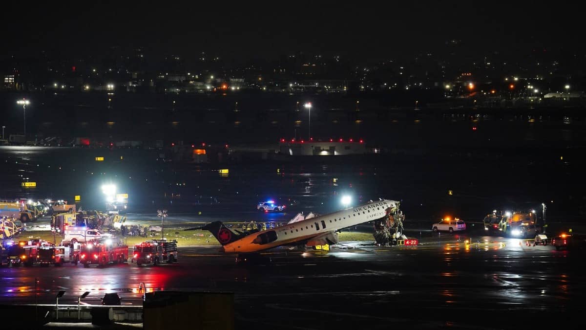 Collision at LaGuardia: What Happened When Air Canada Flight AC8646 Landed  