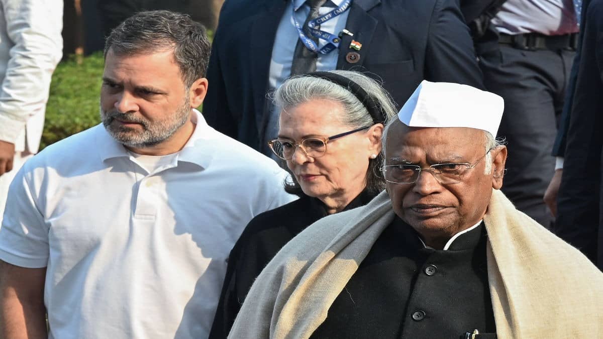 Congress Targets Centre Over US ’30-Day Waiver’ On Russian Oil Purchase, Asks ‘Who Is United States To Permit India?’