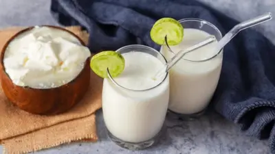 Dhai vs Chaas: दही या छाछ... गर्मियों में सेहत के लिए कौन है बेहतर विकल्प? जानिए खाने के फायदे Dahi vs Chaas