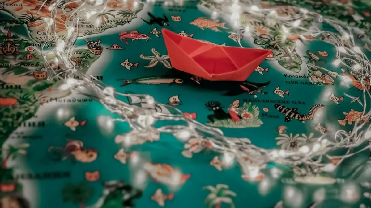 Decoding Water Bodies: Straits, Channels, Gulfs in the Spotlight Decoding Water Bodies: Straits, Channels, Gulfs in the Spotlight