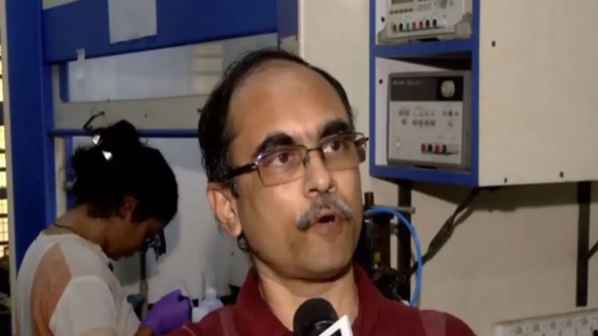 Delhi Govt Ties Up with IIT Madras to Study 'Smog-Eating' Coatings On Road to Tackle Air Pollution Delhi Govt Ties Up with IIT Madras to Study 'Smog-Eating' Coatings On Road to Tackle Air Pollution