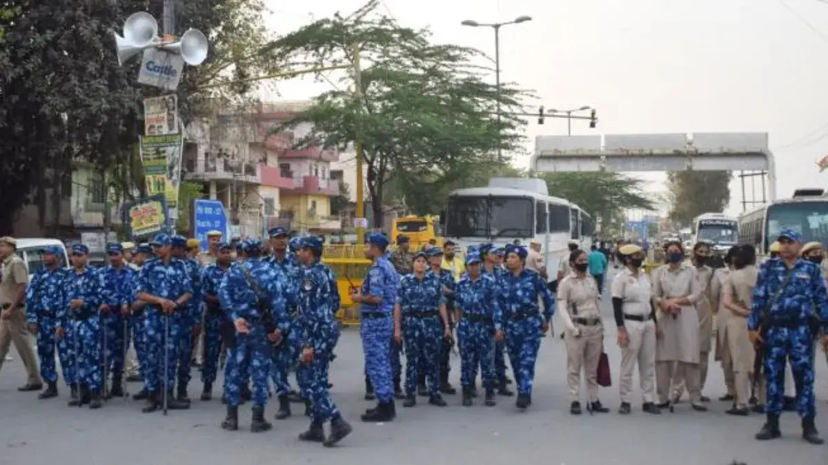Delhi Police Urges People Not To Fall For Rumors, Heightens Security In Uttam Nagar Delhi Police Urges People Not To Fall For Rumors, Heightens Security In Uttam Nagar