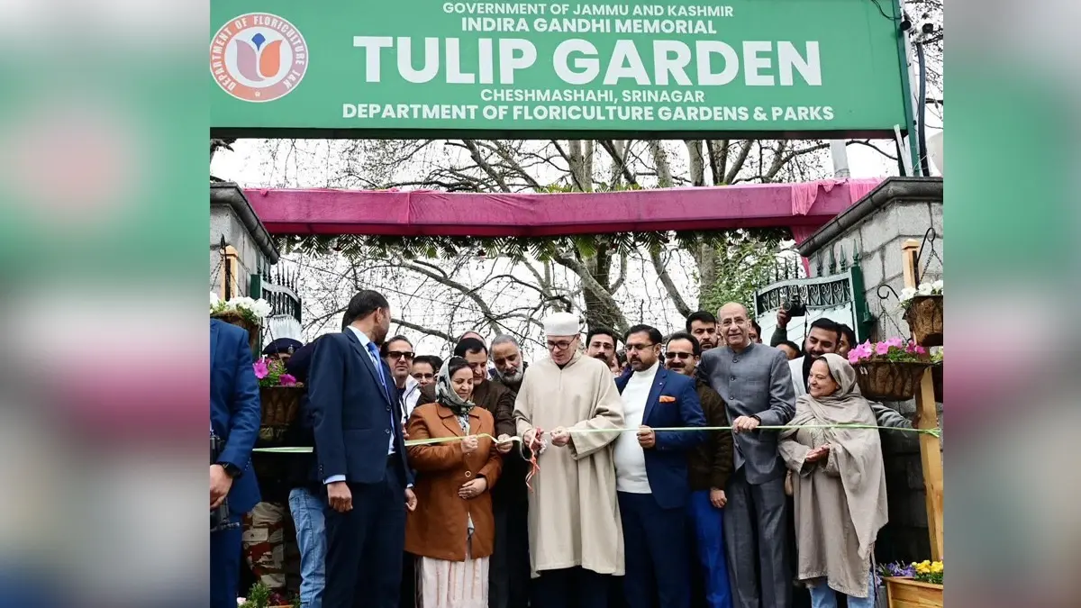 From Snow to Bloom: Kashmir’s Tulip Garden Opens, Welcoming Tourists as Spring Season Officially Begins From Snow to Bloom: Kashmir’s Tulip Garden Opens, Welcoming Tourists as Spring Season Officially Begins
