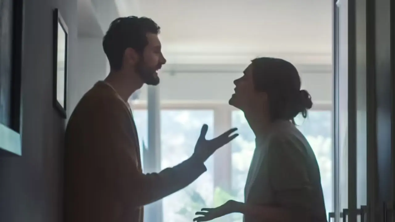 What Is Ghostlighting? Dating Trend That Is Worse Than Ghosting Ghostlighting