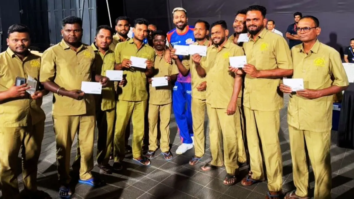 प्रैक्टिस में साथ देने वालों को Hardik Pandya ने बांटे 10-10 लाख, तो फैंस ने सचिन से तुलना कर क्यों छेड़ी नई बहस? Hardik Pandya