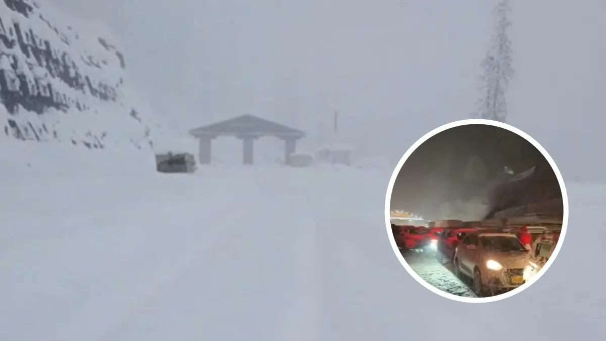 Sudden March Blizzard Strands Over 1,000 Vehicles Near Atal Tunnel Heavy snowfall in Atal Tunnel