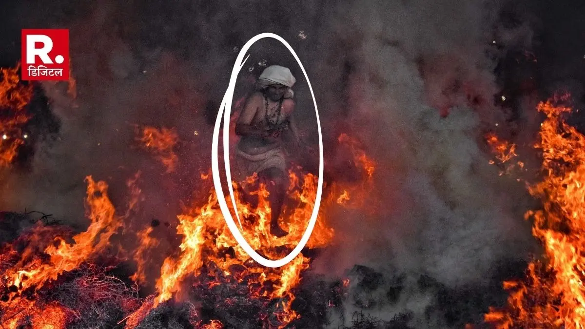 भक्त प्रह्लाद की तरह 20 फीट ऊंची जलती होली से गुजर गया युवक, क्या है मथुरा के फालैन गांव की सदियों पुरानी अनोखी परंपरा? Hindu Priest Runs Through Fire to Mark Holi Festival in Mathura Phalen Village