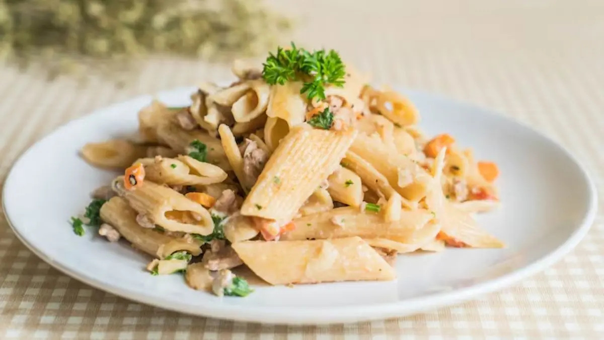 Alfredo Gets A Healthy Twist: Step-by-step Recipe To Make No Maida White Sauce Pasta At Home How to make white sauce pasta without maida?