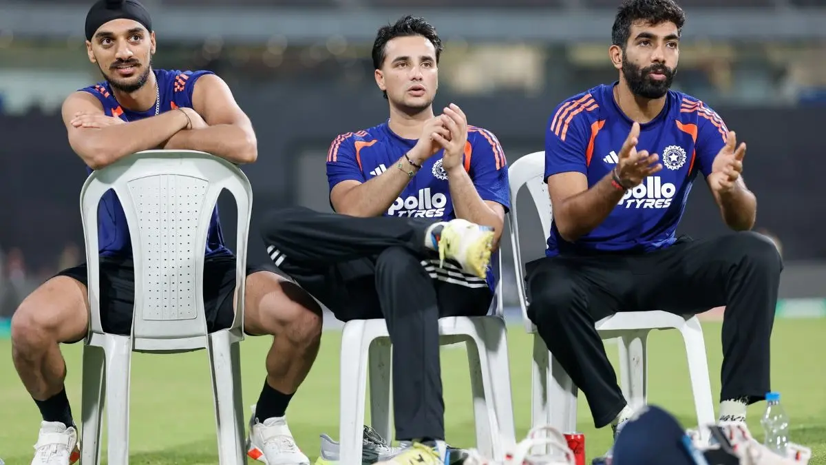 IND vs ENG: अभिषेक शर्मा की जगह पक्की! कोच ने दिया हिंट, क्या सेमीफाइनल में दिखेगी टीम इंडिया की नई रणनीति? जानें संभावित प्लेइंग 11 IND vs ENG