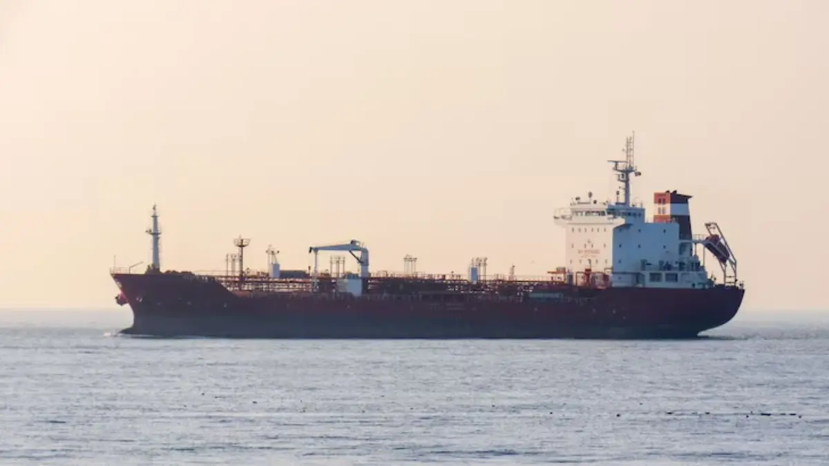 India-Flagged LPG Carriers Pine Gas And Jag Vasant Safely Transit Via Strait of Hormuz Indian-flagged LPG carriers Pine Gas and Jag Vasant have safely crossed the Strait of Hormuz and are headed towards India.