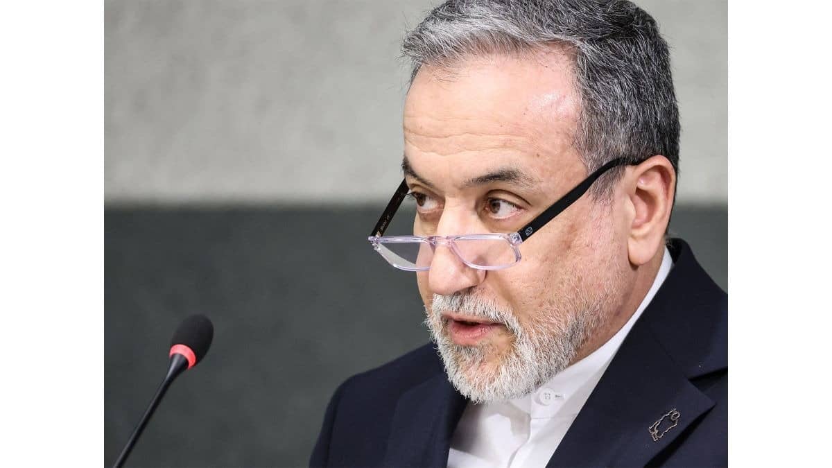 Iran Expresses Readiness To Help Japanese Vessels Pass Strait of Hormuz