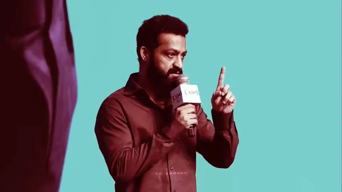 Viral Video: Jr NTR Loses Cool At Fans, Silences Them As They Cheer For Him At Hospital Inauguration Event Jr NTR loses cool at fans at Bengaluru event