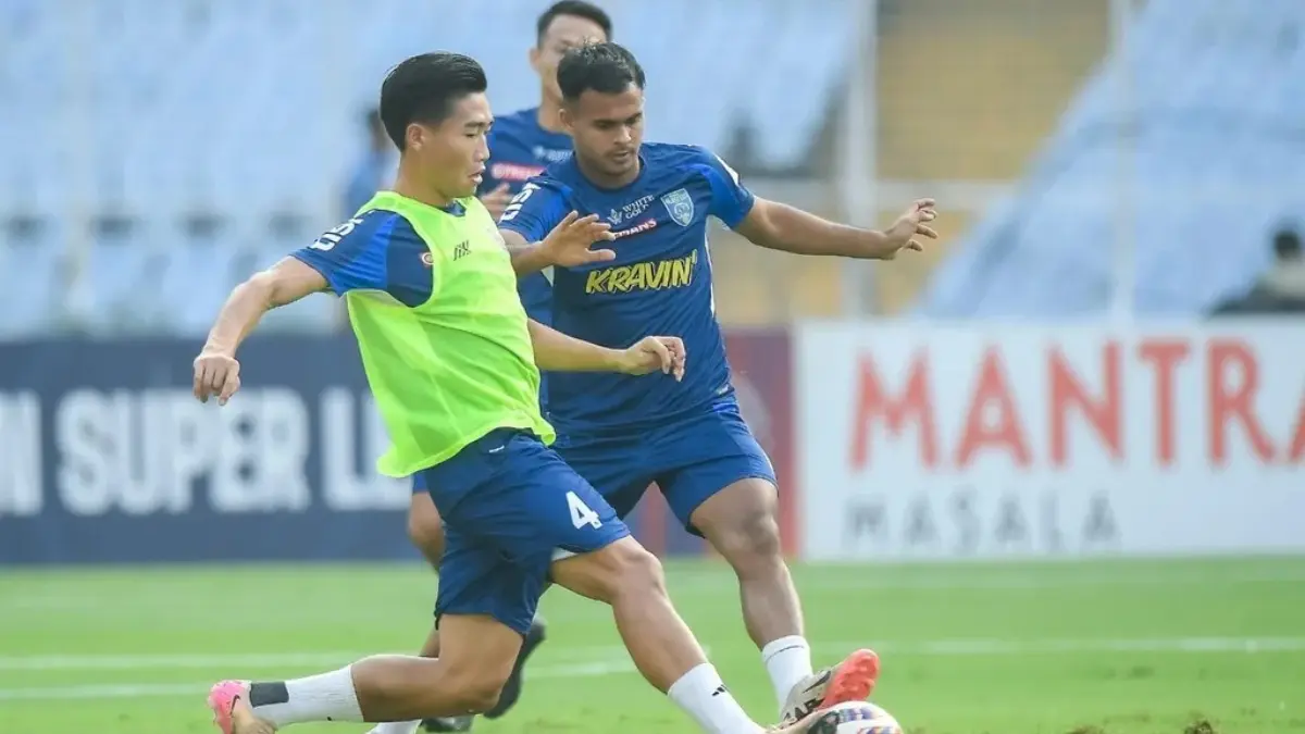 Kerala Blasters vs Punjab FC Live Streaming: When And Where To Watch ISL 2025-26 Match In India? Kerala Blasters players participate in a training session
