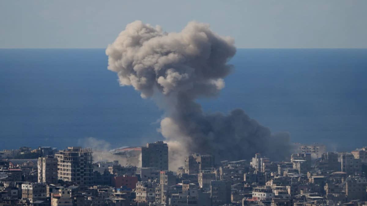 Loud Blasts Rock Downtown Dubai as Iran Strikes Gulf Targets