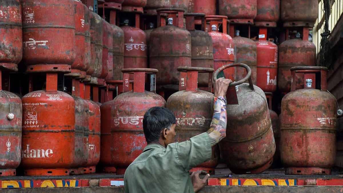 LPG Bookings Drop To 77 Lakh, No Reports of Dry-Outs