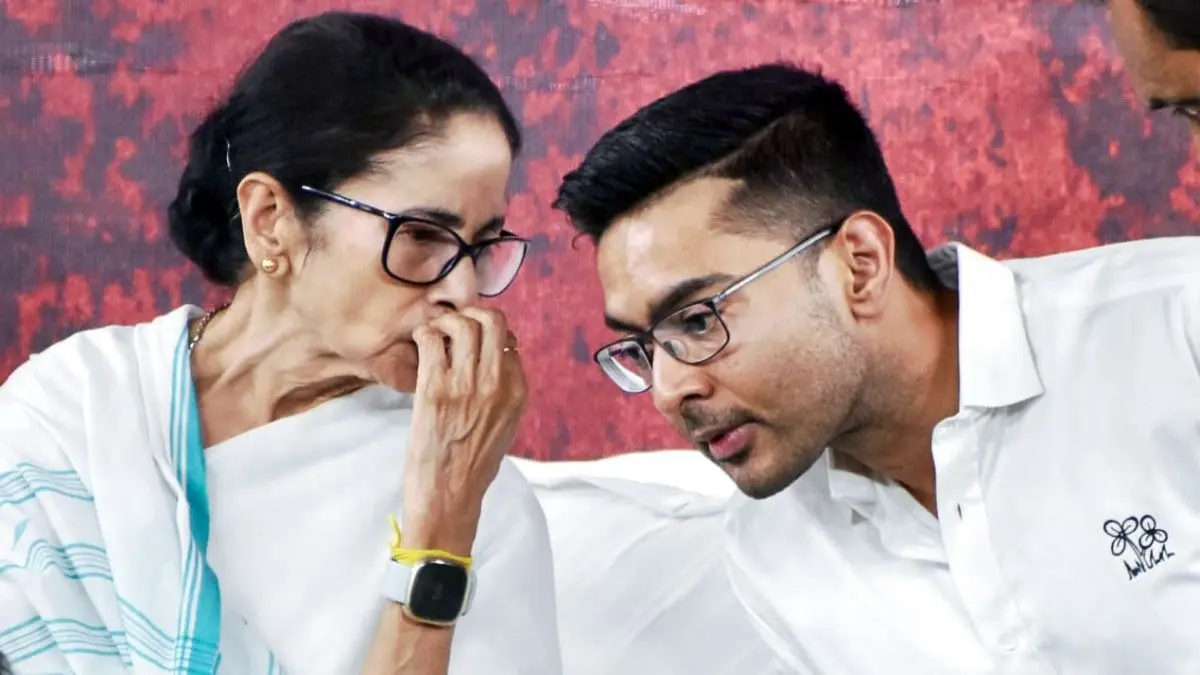 Mamata Writes To CEC Gyanesh Kumar Over ‘Unilateral’ Transfer Of Senior Officers Ahead of Bengal Elections Mamata Banerjee Writes To CEC Gyanesh Kumar Over ‘Unilateral’ Transfer Of Senior Officers Ahead of Bengal Elections