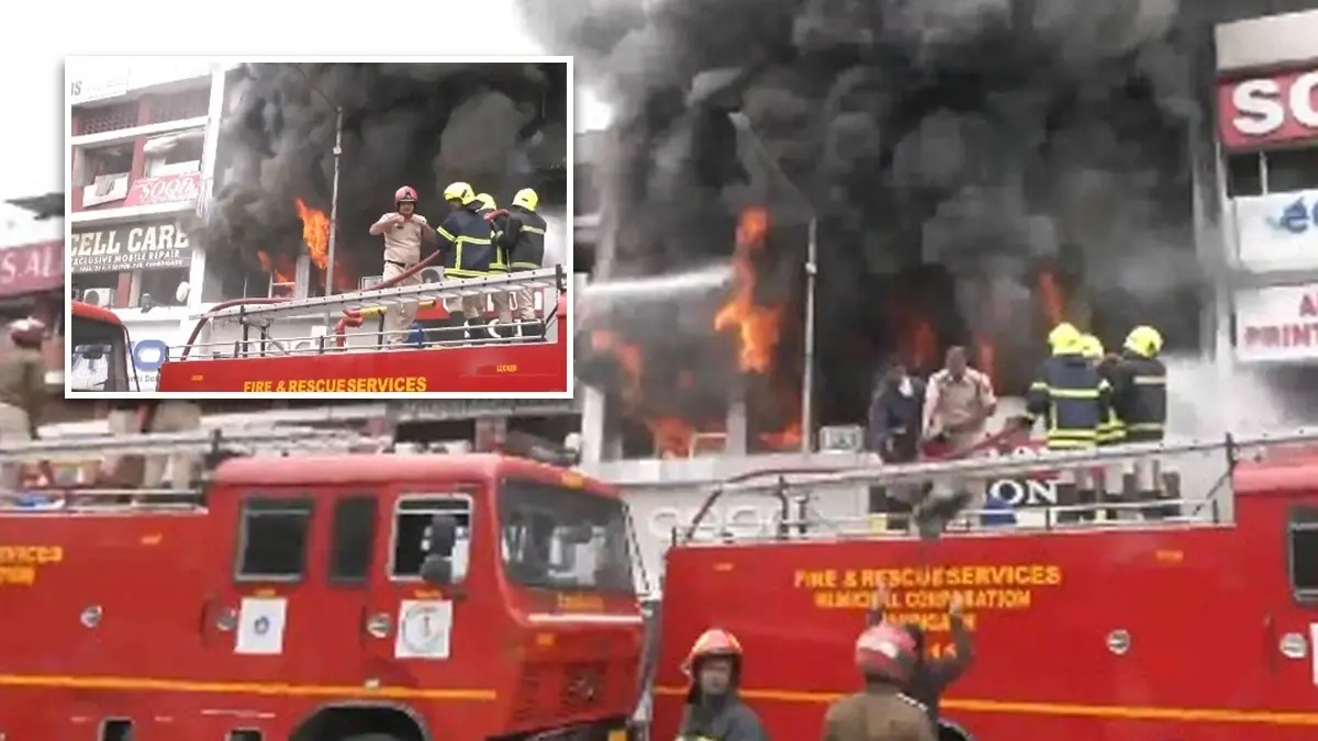 Massive Fire Engulfs Shops In Chandigarh’s Sector 22 Mobile Market; Short Circuit Suspected Massive Fire Engulfs Shops In Chandigarh’s Sector 22 Mobile Market; Short Circuit Suspected