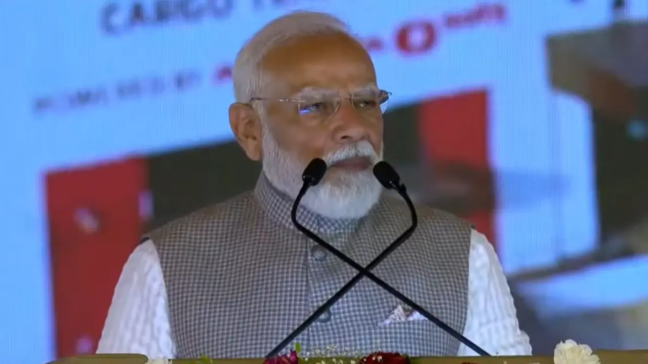 'सपाईयों ने नोएडा को लूट का ATM बना लिया था, आज वही यूपी के विकास का इंजन बन रहा है', जेवर एयरपोर्ट के उद्घाटन पर बोले PM मोदी PM Modi inaugurates Noida International Airport