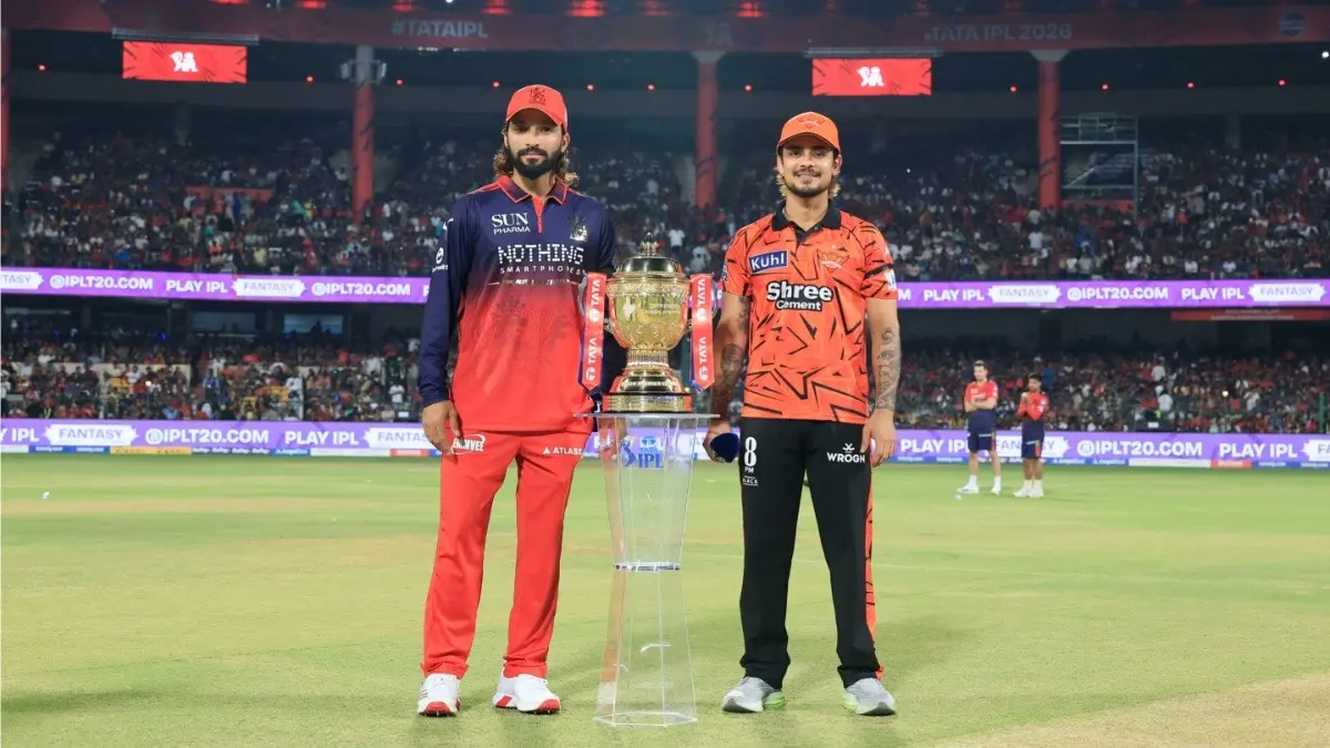 RCB vs SRH: बेंगलुरु ने जीता टॉस, SRH की पहले बल्लेबाजी, अभिषेक शर्मा और ट्रैविस हेड सस्ते में निपटे Rajat Patidar and Ishan Kishan