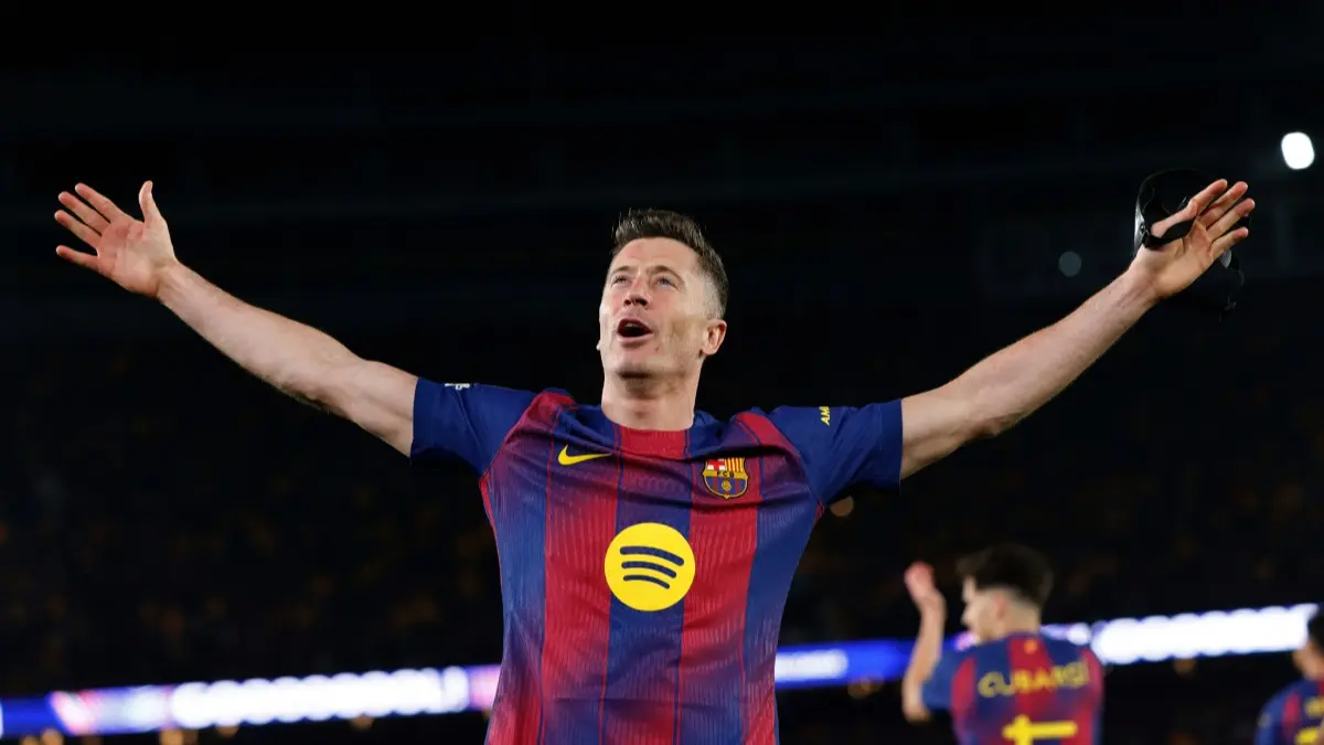 Seasoned Strikers Robert Lewandowski & Edin Džeko Chase Spots Among the World Cup’s Aging Greats Robert Lewandowski